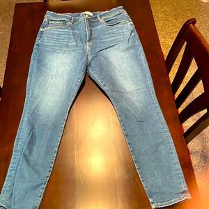 Loft NWOT “The Sculpt Jegging” Size 16